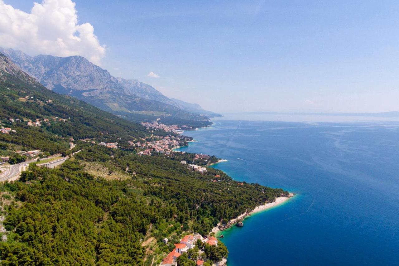 Rooms With A Parking Space Brela, Makarska - 17281 Zewnętrze zdjęcie